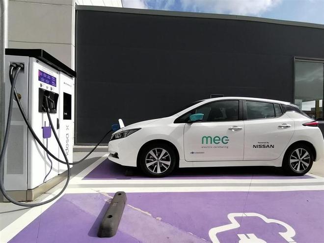 La UE acuerda multiplicar los estaciones de recarga eléctrica y de hidrógeno en las carreteras europeas.