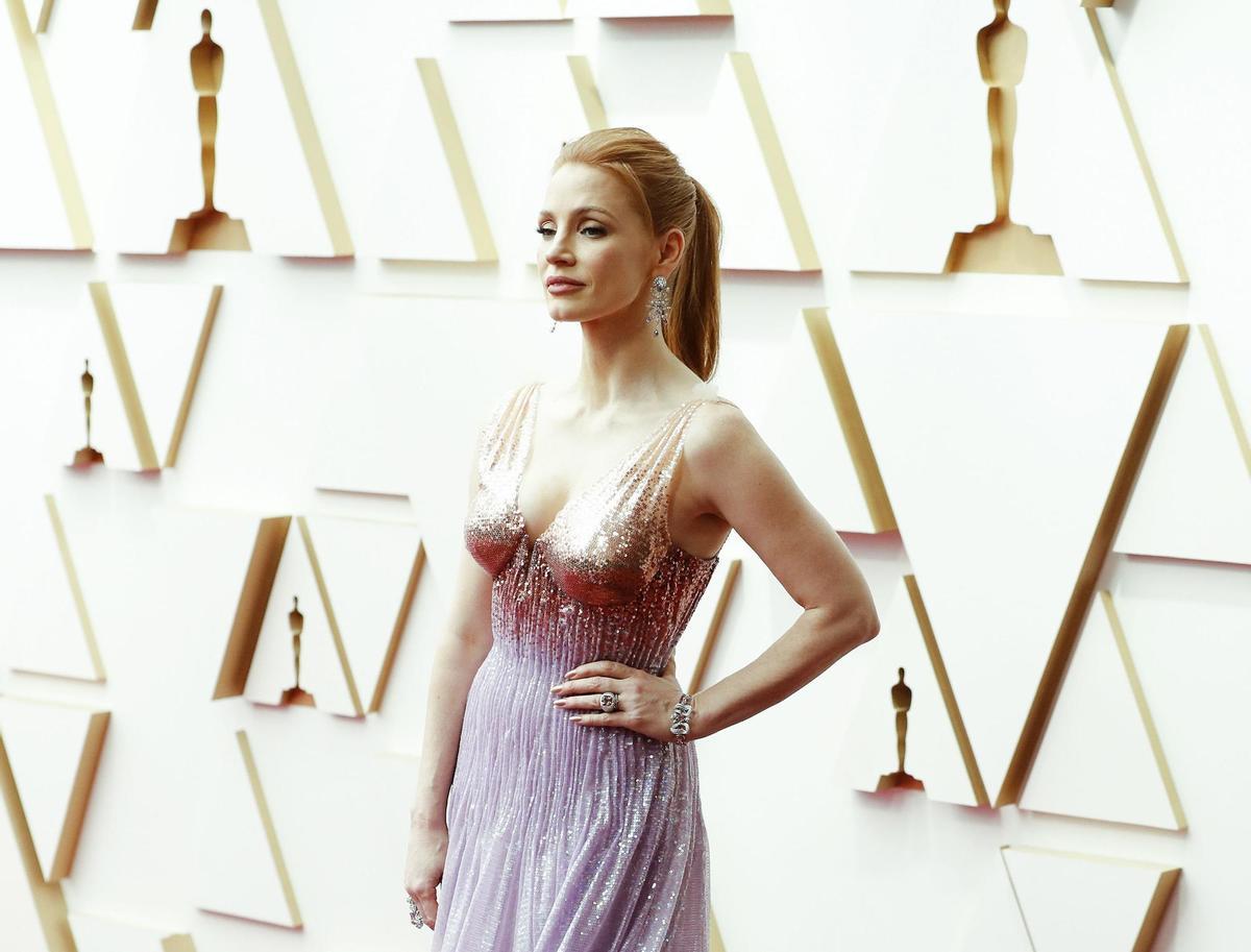 La osadía masculina compite con la elegancia femenina en la alfombra roja de los Oscars