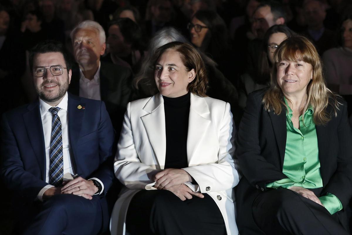 Pere Aragonés, Ada Colau y la consellera Natàlia Garrica, en un acto. Pere Aragonés, Ada Colau y la consellera Natàlia Garrica, en un acto.