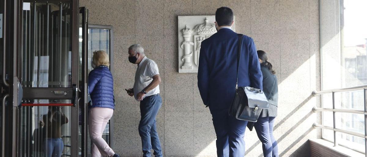 La Justicia gallega concede la pensión de orfandad a un vigués de 42 años con esquizofrenia