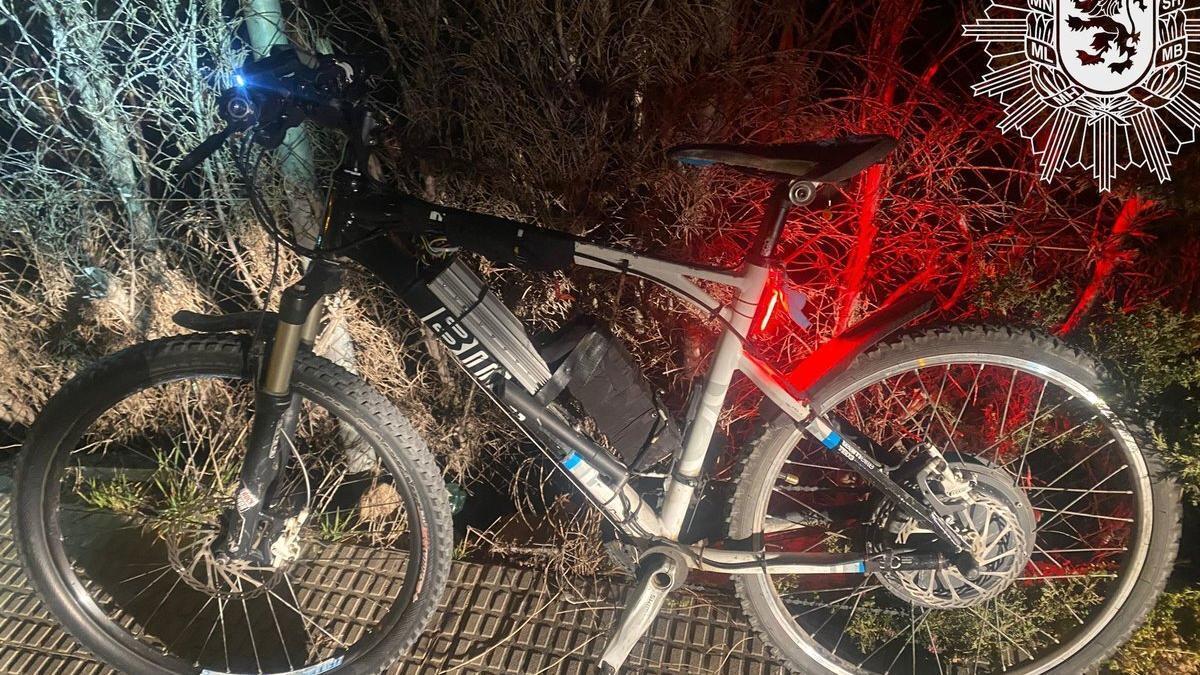 La Policía Local de Zaragoza pilla a un ciclista drogado que había convertido su bicicleta en una moto