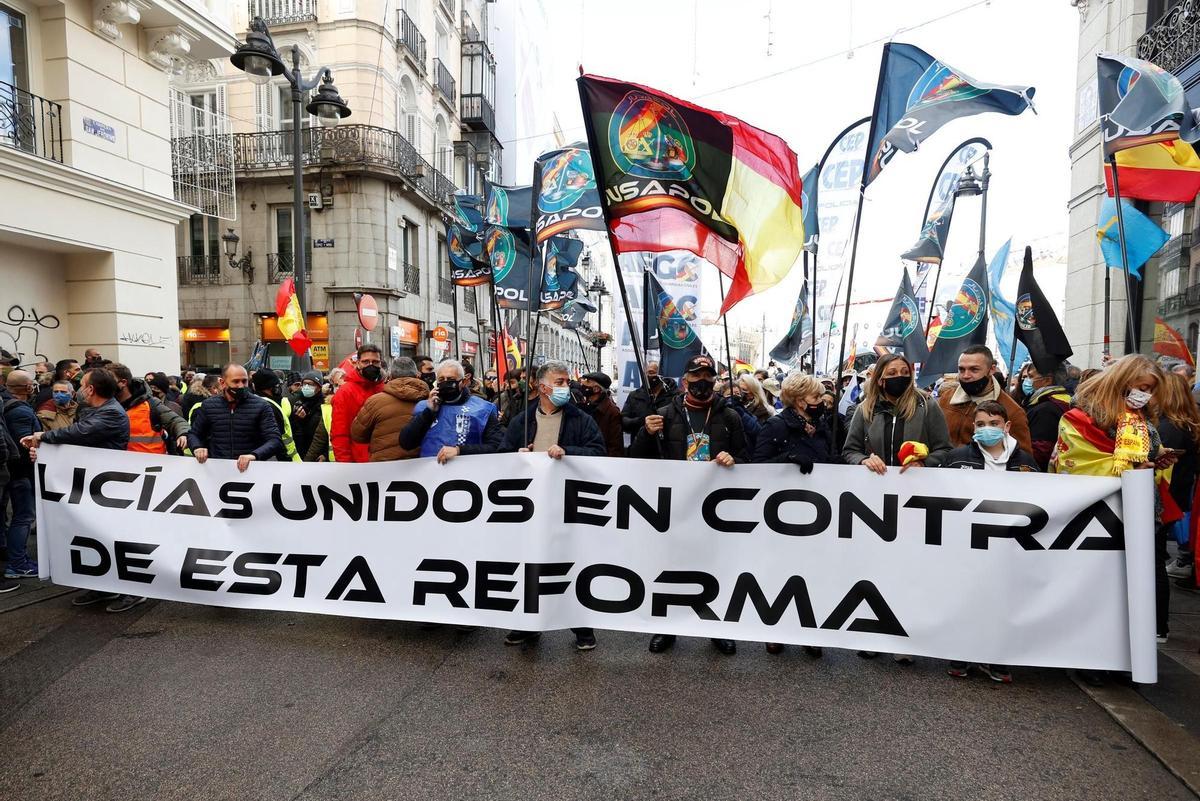 Agentes de todos los cuerpos policiales se manifiestan en Madrid para protestar contra la reforma de la Ley de Seguridad Ciudadana