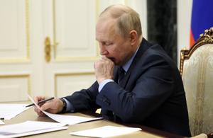 El presidente ruso Putin preside una reunión del Gobierno.