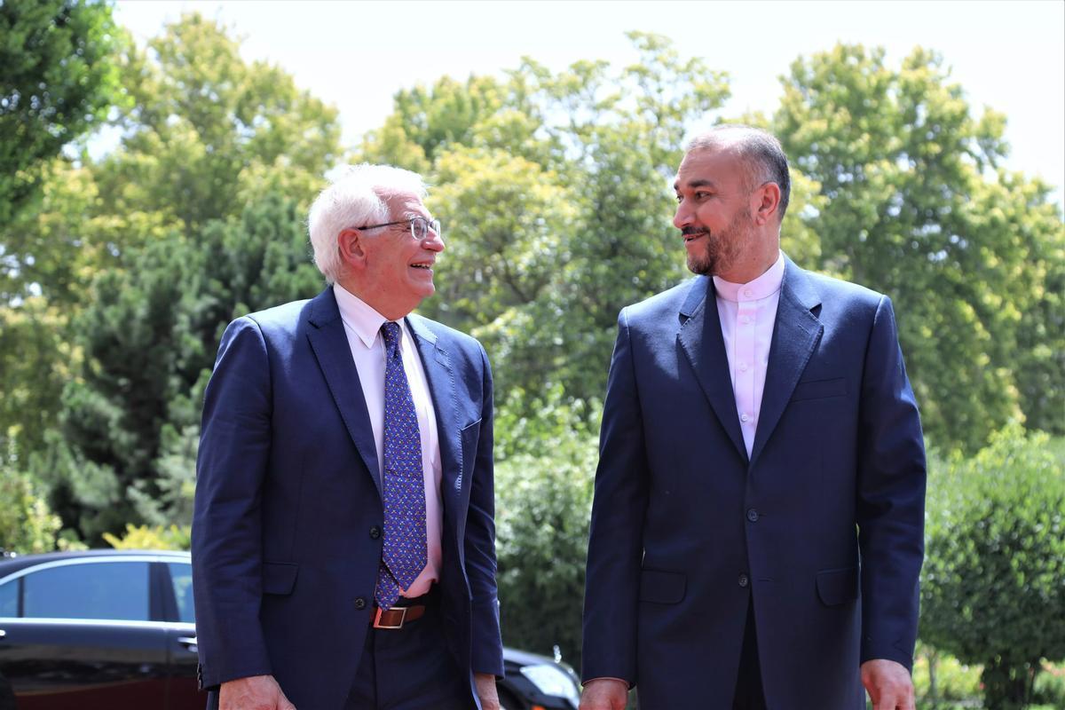 Josep Borrell, Alto Representante de Política Exterior de la UE, y Hosein Amirabdolahian, ministro de Exteriores de Irán. Josep Borrell, Alto Representante de Política Exterior de la UE, y Hosein Amirabdolahian, ministro de Exteriores de Irán.