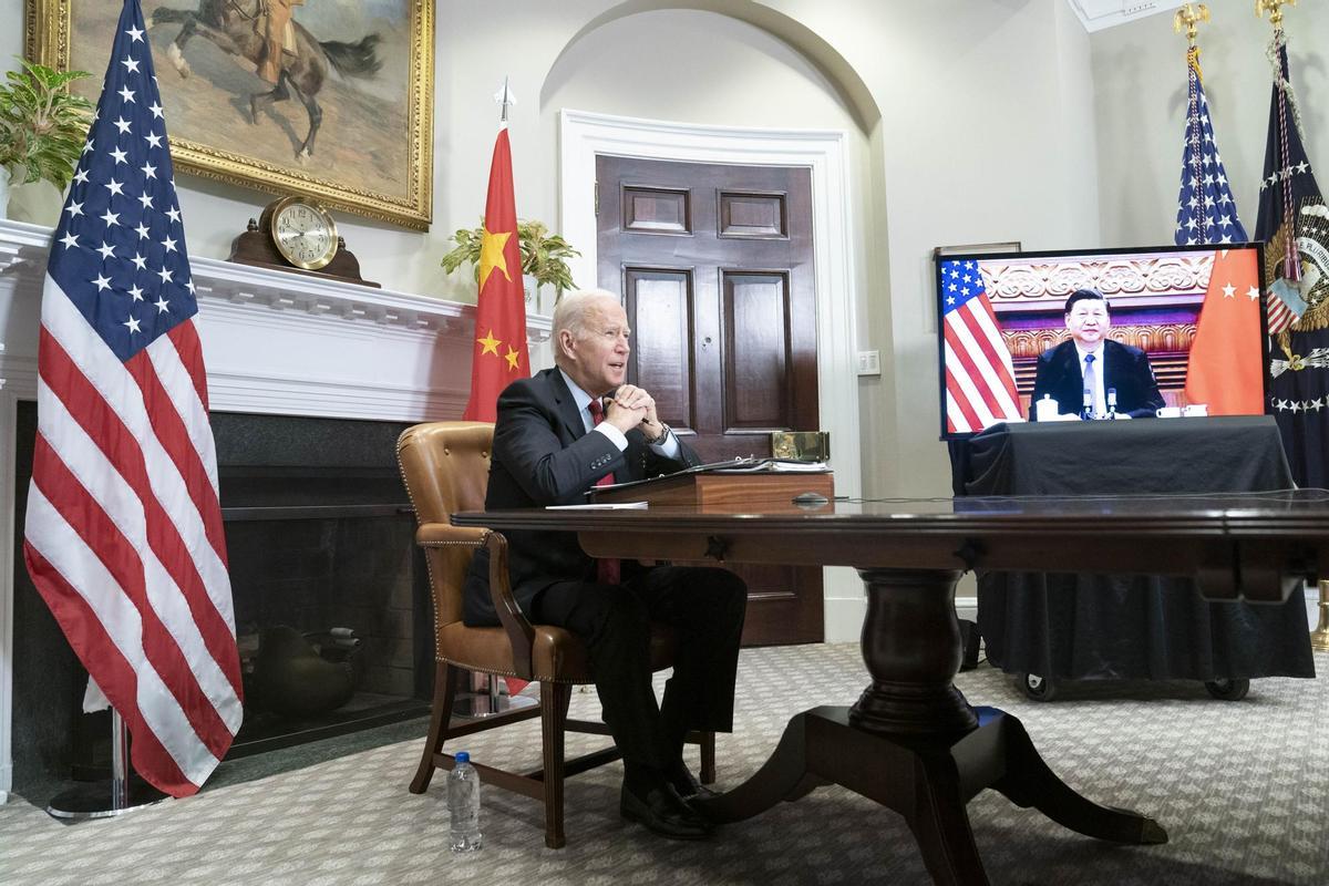 Imagen de archivo del encuentro telemático mantenido entre Joe Biden y Xi Jinping en noviembre de 2021.
