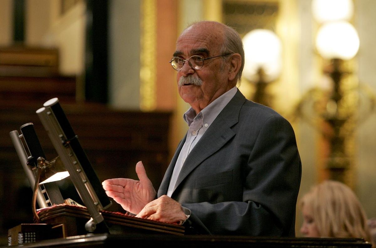 José Antonio Labordeta, durante una de sus intervenciones en el Parlamento, en 2007 José Antonio Labordeta, durante una de sus intervenciones en el Parlamento, en 2007