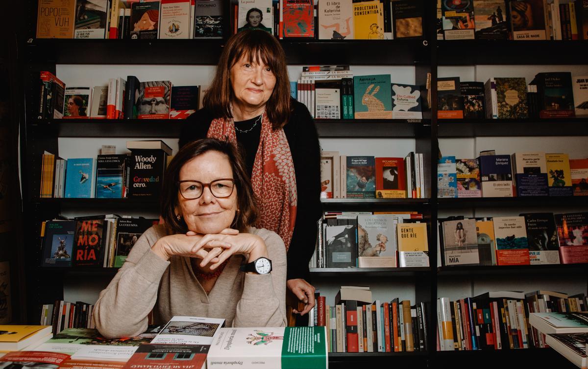 Sigrid Kraus y Valeria Ciompi, fotografiadas poco después de su entrevista con ’ABRIL’ en una librería madrileña