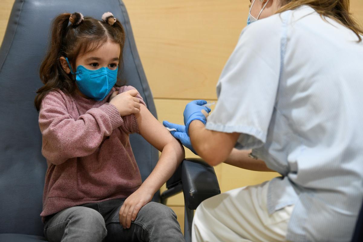 El máximo nivel de protección con la vacuna de Moderna se alcanza a los 14 días de la pauta completa