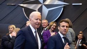 24 de marzo 2022, Bruselas, Bélgica: el presidente de Estados Unidos Joe Biden y el francés Emmanuel Macron en la sesión especial de líderes de la OTAN de Bruselas. 