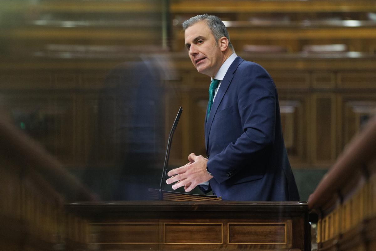 El diputado de Vox y candidato al Ayuntamiento de Madrid, Javier Ortega Smith, en el Congreso.