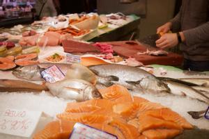 Cambiar la carne por pescado y marisco mejoraría la nutrición y reduciría las emisiones