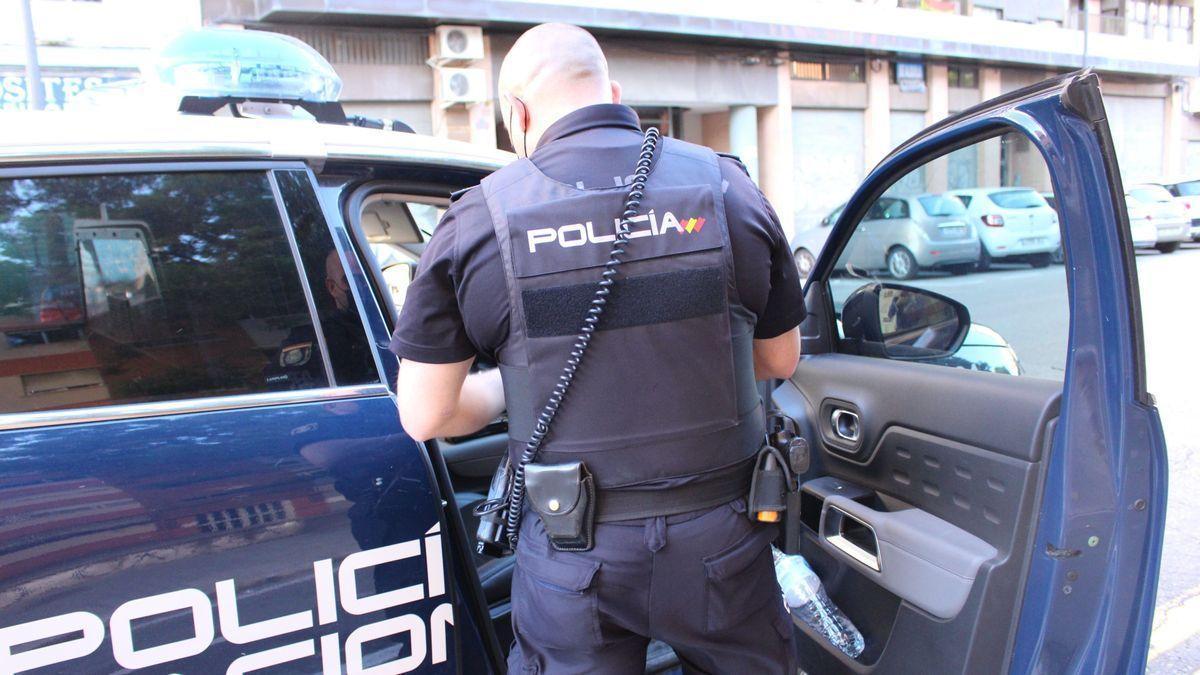 Envían a juicio a los seis policías que entraron a la fuerza en un piso de Madrid durante la pandemia