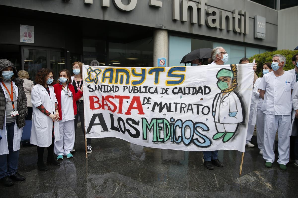 Médicos de Madrid protestan por la temporalidad laboral. 