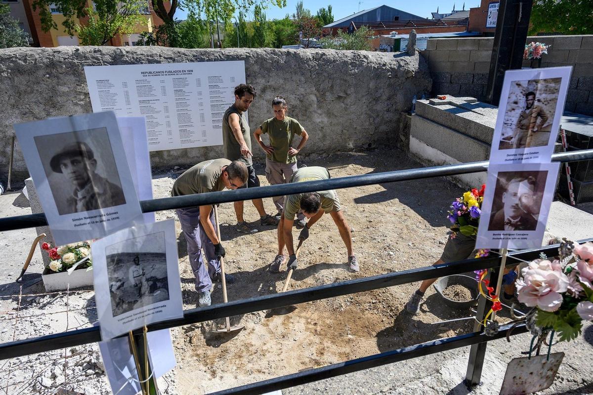 Inician la primera exhumación de fosas comunes de la Guerra Civil en Madrid