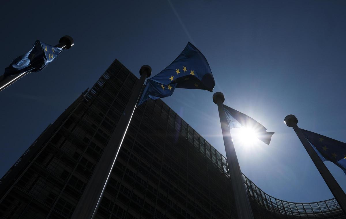 Banderas de la Unión Europea en la sede de la Eurocámara en Bruselas. Banderas de la Unión Europea en la sede de la Eurocámara en Bruselas.