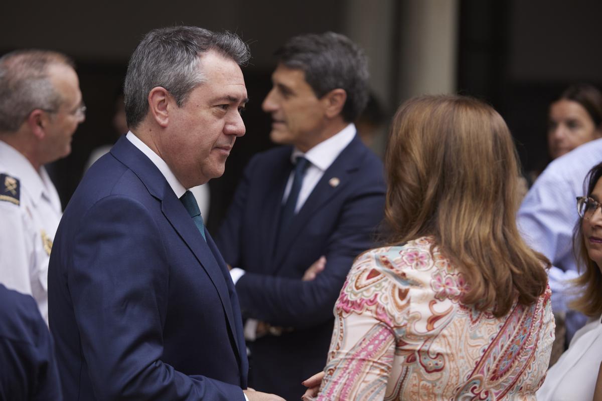 El líder de la oposición, Juan Espadas, en el acto homenaje del 137 aniversario del nacimiento de Blas Infante en el Parlamento