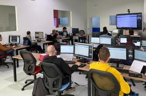 Oficinas de formación de STEMDO, una start-up que forma perfiles tecnológicos en la España vaciada y desempleada.