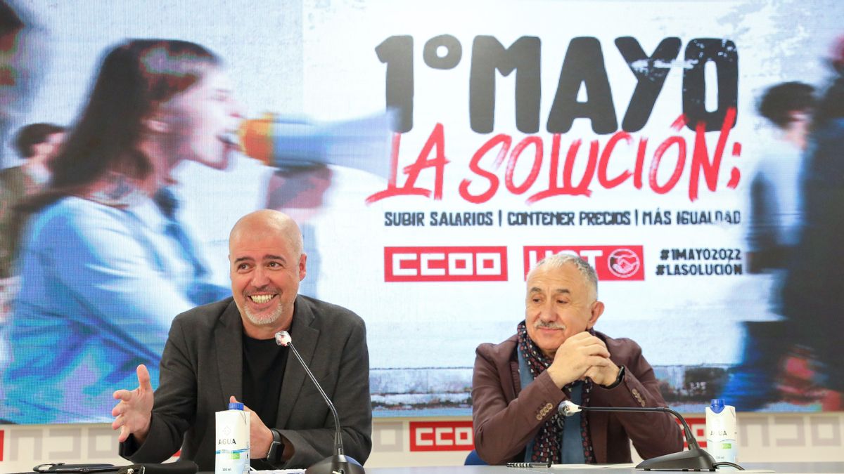 Los secretarios generales de CCOO y UGT, Unai Sordo y Pepe Álvarez, en rueda de prensa con motivo de la celebración del Primero de Mayo. Los secretarios generales de CCOO y UGT, Unai Sordo y Pepe Álvarez, en rueda de prensa con motivo de la celebración del Primero de Mayo.