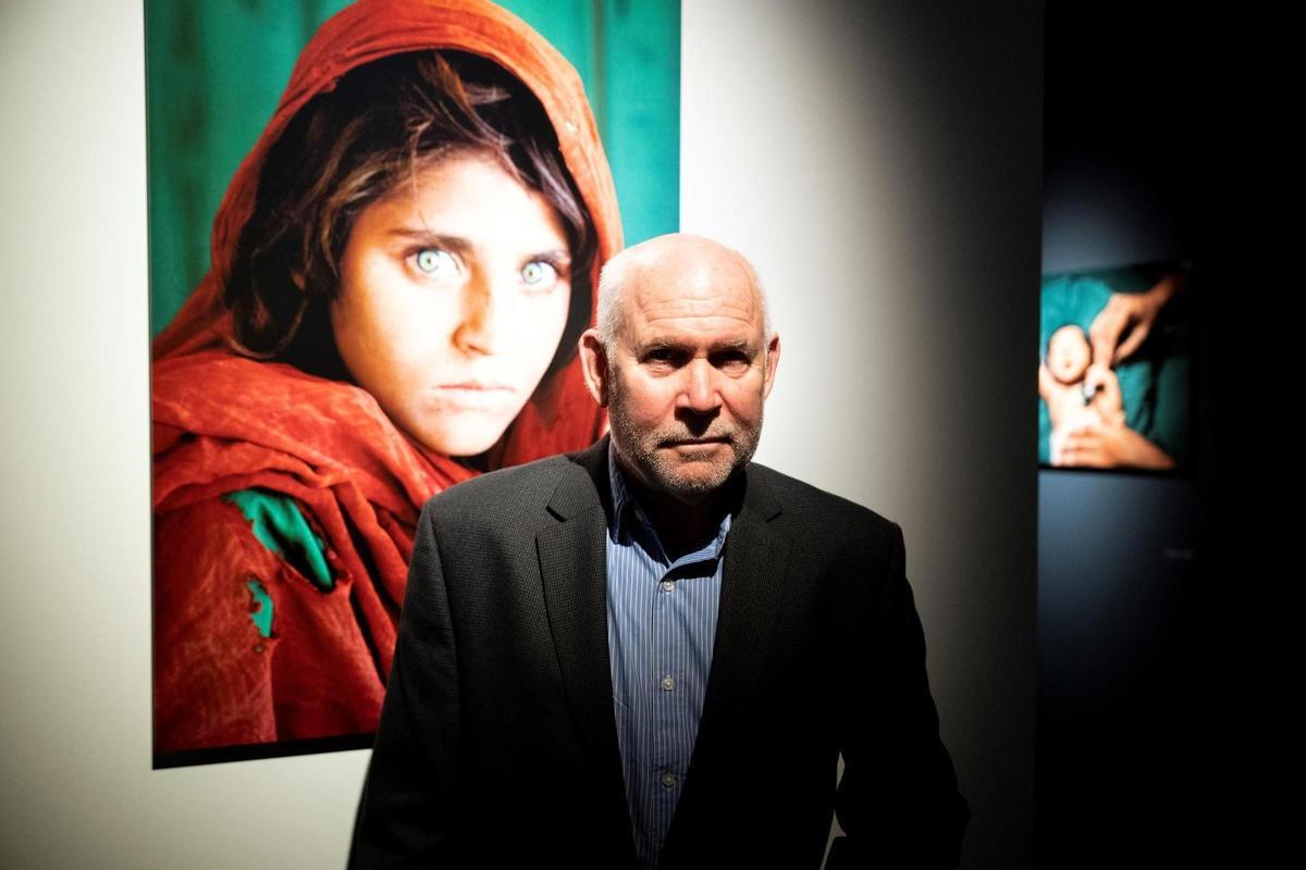 Los icónicos ojos de la niña afgana fotografiada en los 80 llegan a Madrid