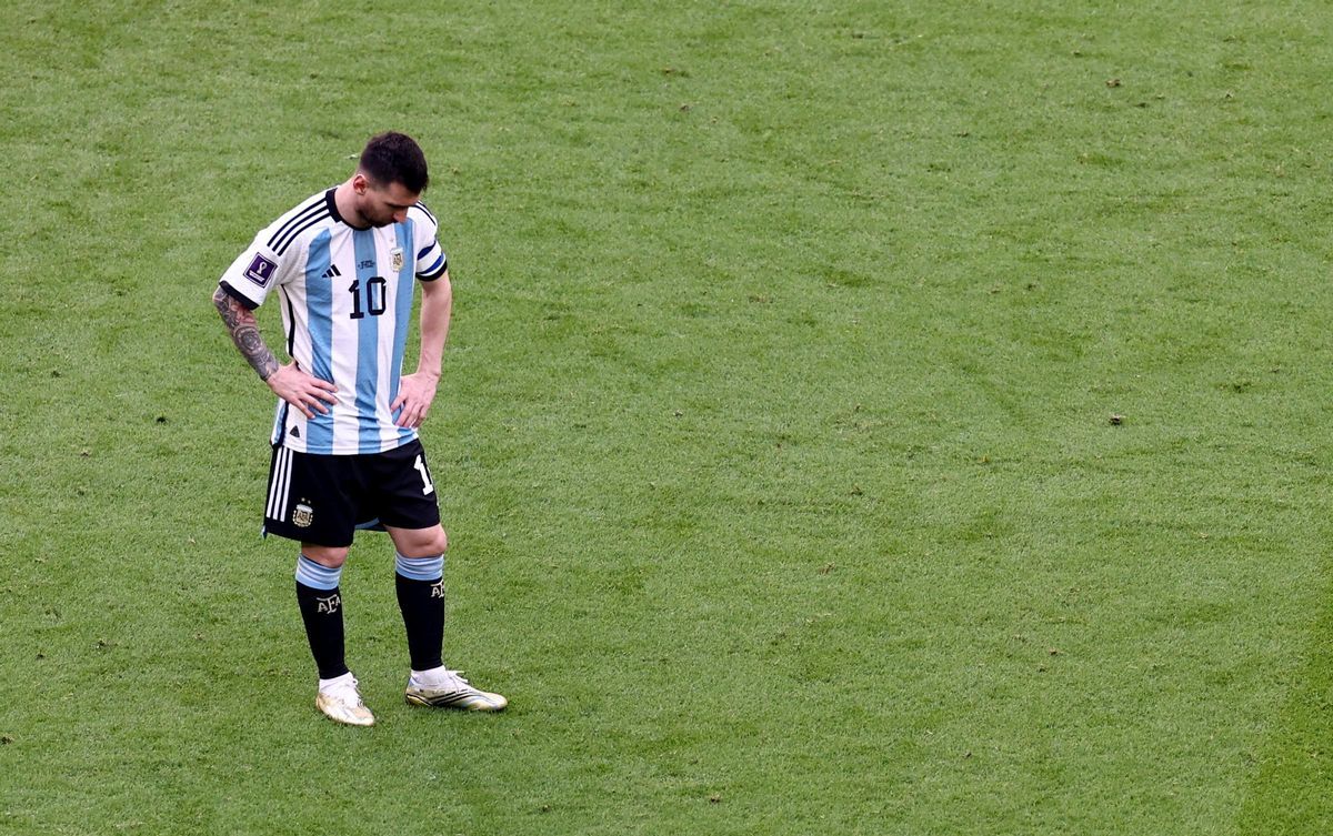 Messi da la cara tras la derrota de Argentina: "Es un golpe muy duro para todos" Messi da la cara tras la derrota de Argentina: "Es un golpe muy duro para todos"
