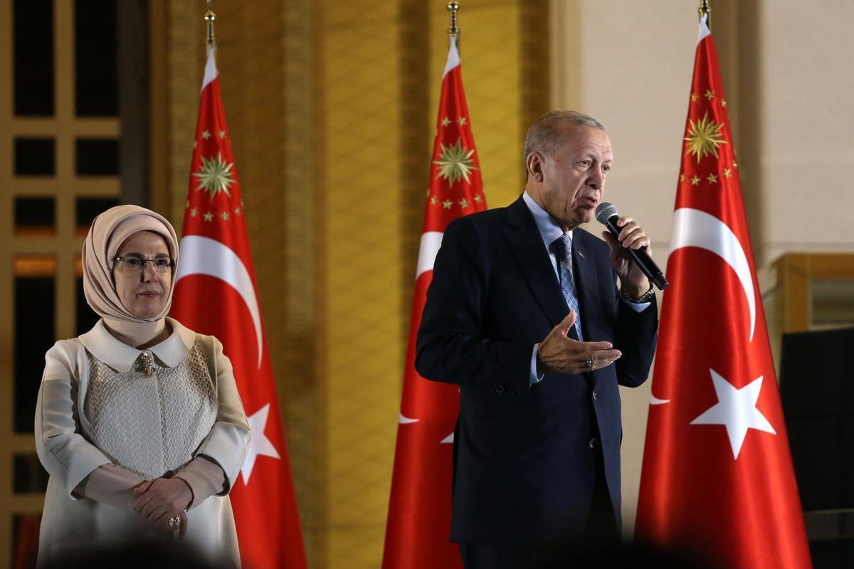 Erdogan permanece en el poder tras vencer en la segunda vuelta de las elecciones en Turquía