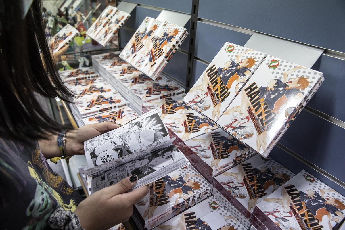 Ejemplares de uno de los mangas más vendidos del año, en la librería Norma Cómics de Barcelona. 