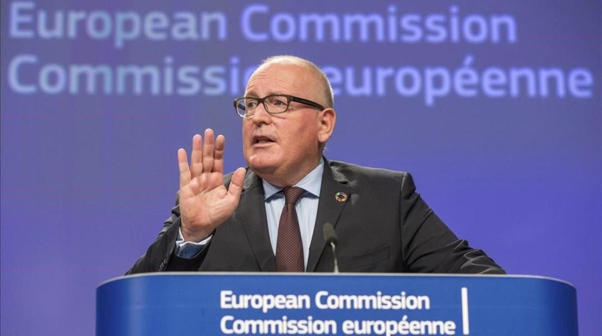 Frans Timmermans, vicepresidente primero de la Comisión Europea, durante una rueda de prensa en Bruselas, este miércoles.