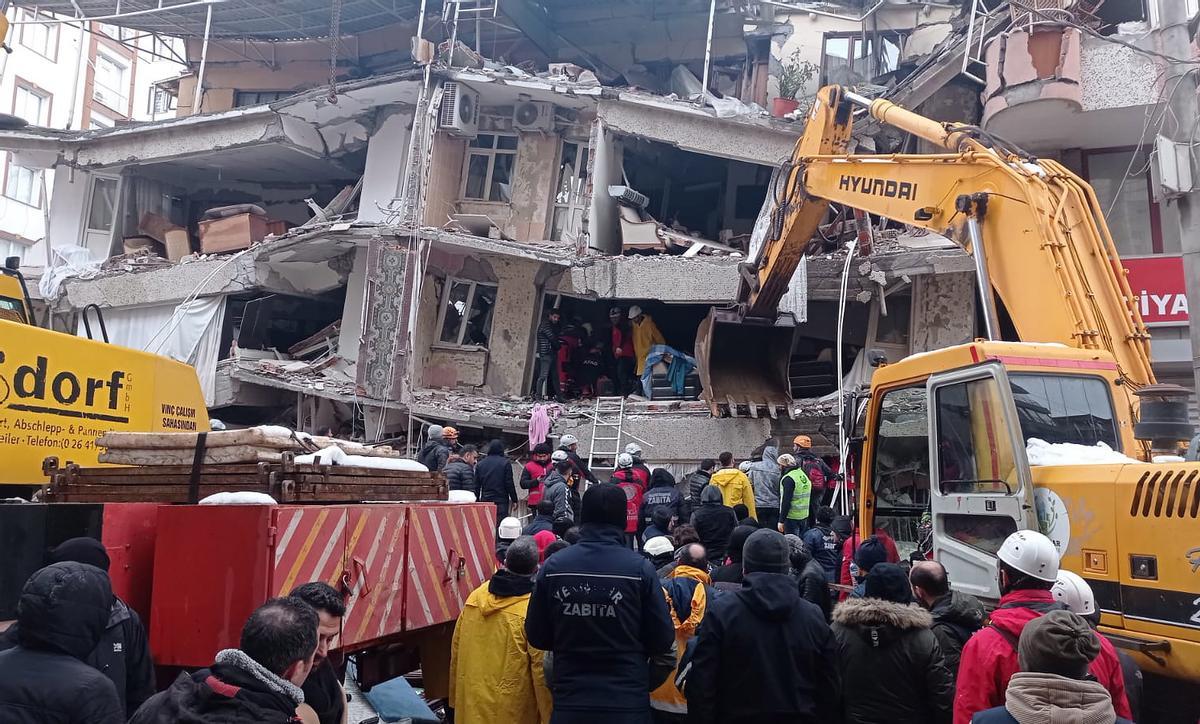 Un terremoto provoca cientos de muertos en el sur de Turquía y Siria. EPC
