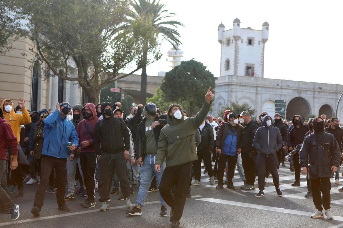 La Bahía de Cádiz espera a la ministra de Trabajo un año después de levantarse en armas