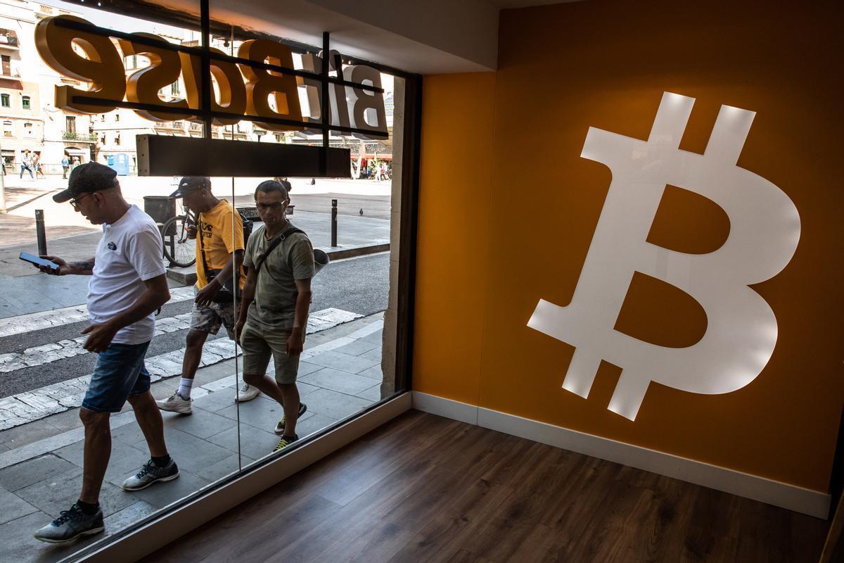 El bitcoin se estanca en torno a los 30.000 dólares