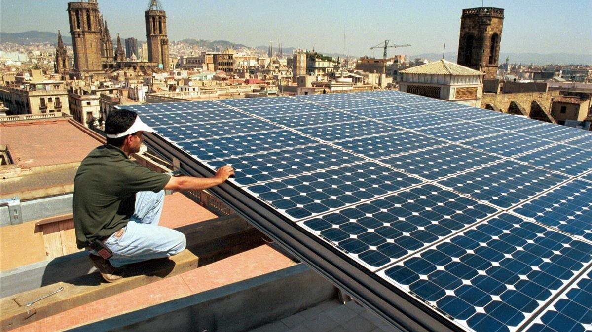 Se duplica en solo un año la instalación de energía solar en viviendas y empresas de España