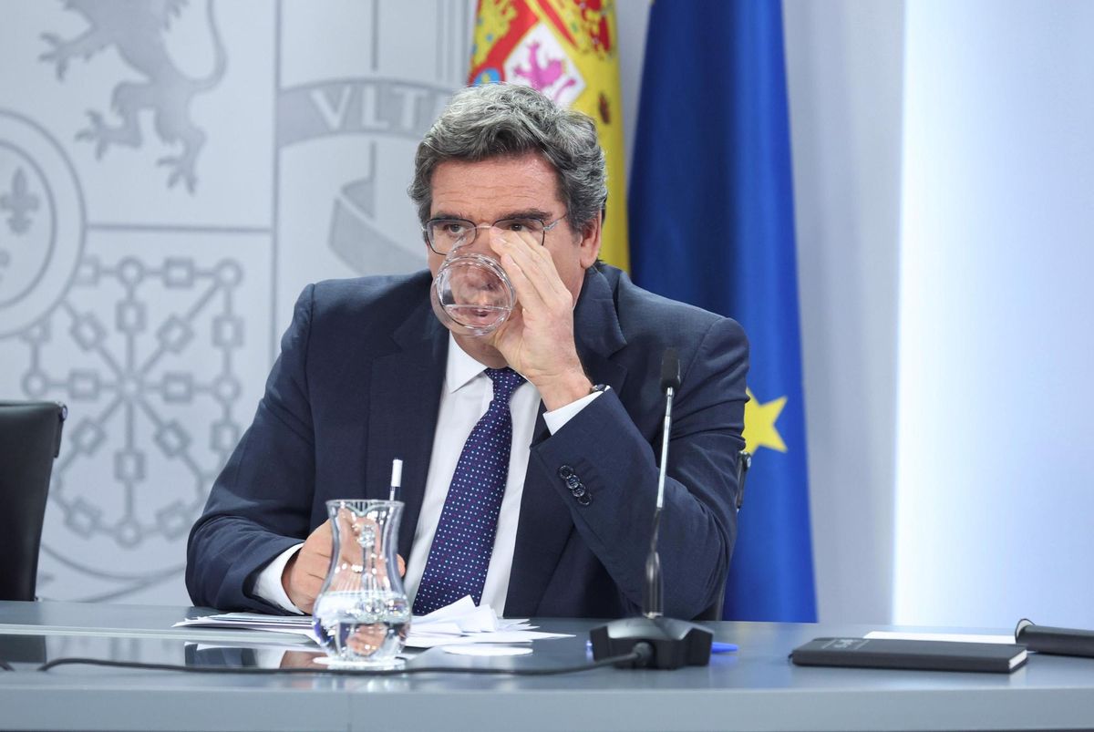Escrivá avanza un severo descenso de la afiliación a la Seguridad Social: 187.000 cotizantes menos en agosto Escrivá avanza un severo descenso de la afiliación a la Seguridad Social: 187.000 cotizantes menos en agosto