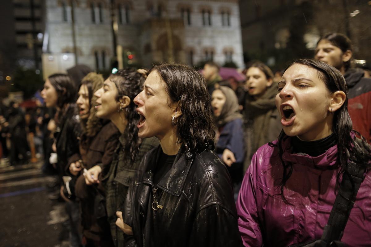Grecia se paraliza ante una huelga general del sector público por el accidente de ferrocarril