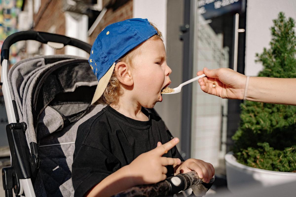 4 situaciones difíciles con las comidas de nuestros hijos: claves para lidiar con ellas