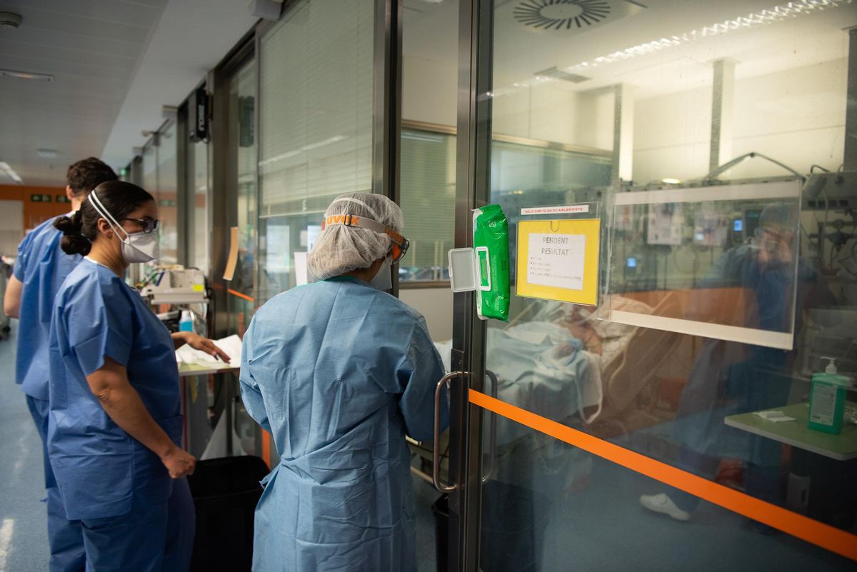 Sanitarios en un hospital durante la pandemia. Sanitarios en un hospital durante la pandemia.