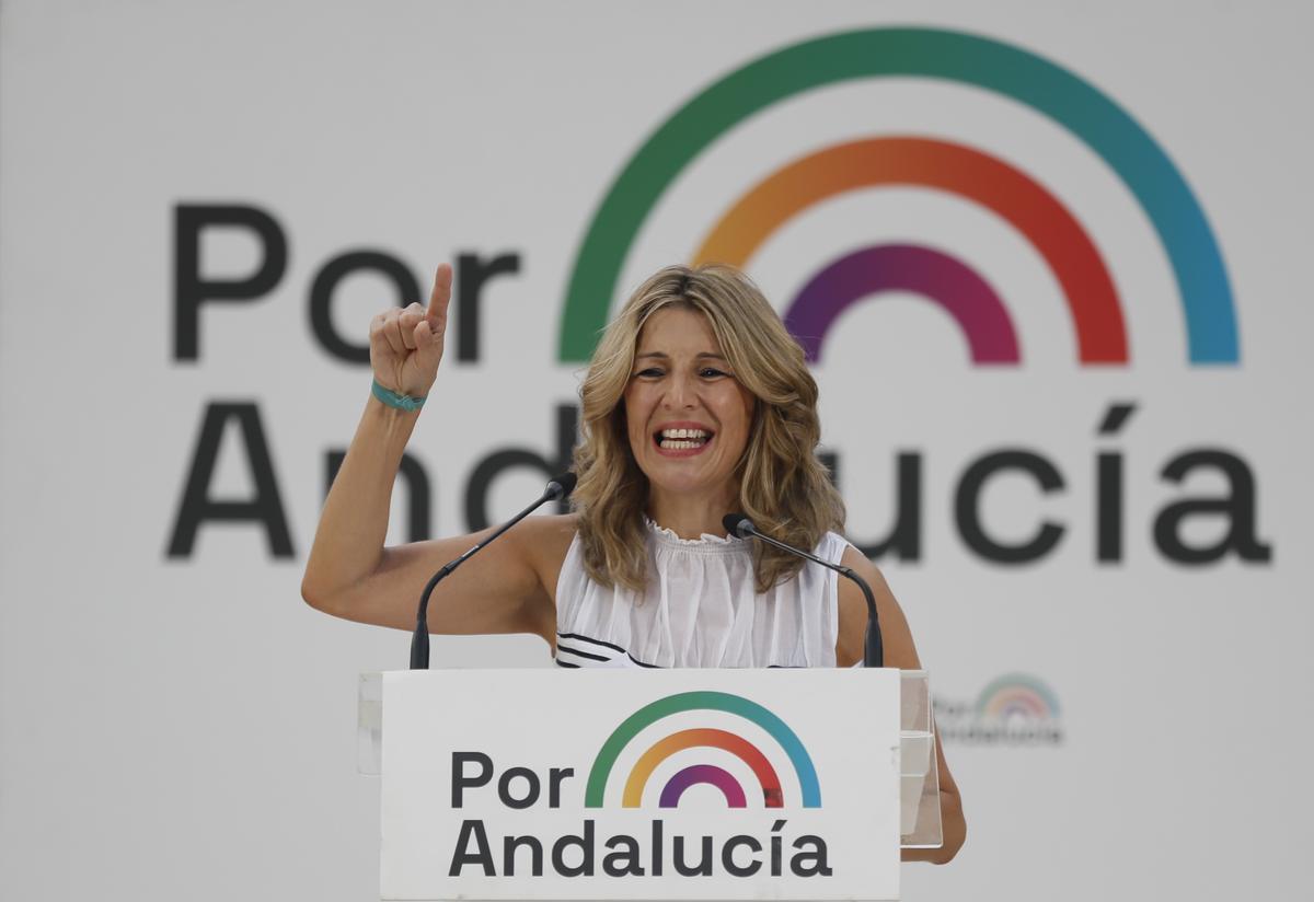 La ministra de Trabajo, Yolanda Díaz, durante el acto electoral que Por Andalucía celebra hoy martes en la localidad sevillana de Dos Hermanas. 