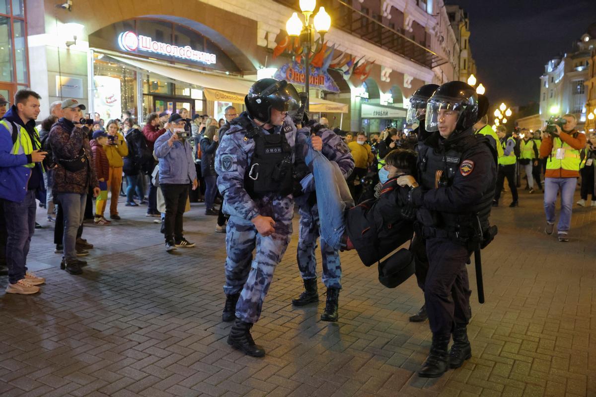 Más de 1.000 detenciones por las protestas en Moscú