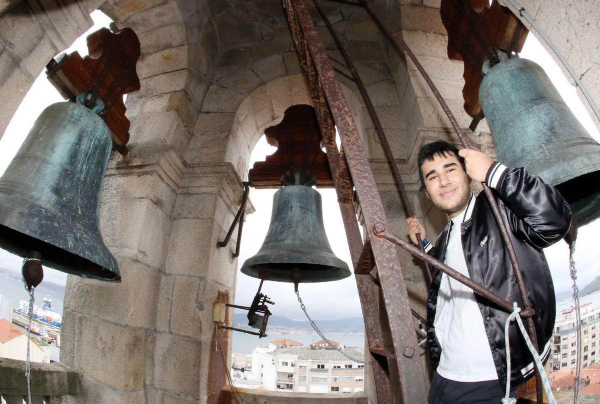 El repicar de una nueva generación que recupera el toque manual de campanas | El Periódico de España El repicar de una nueva generación que recupera el toque manual de campanas | El Periódico de España