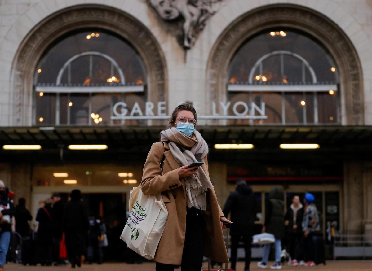 Francia supera su récord de incidencia semanal de covid desde el inicio de la pandemia