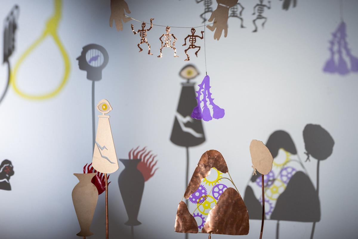 Piezas de la exposición ’Cabeza de lobo’, de Blanca Gracia, en la Sala de Arte Joven de la Comunidad de Madrid.