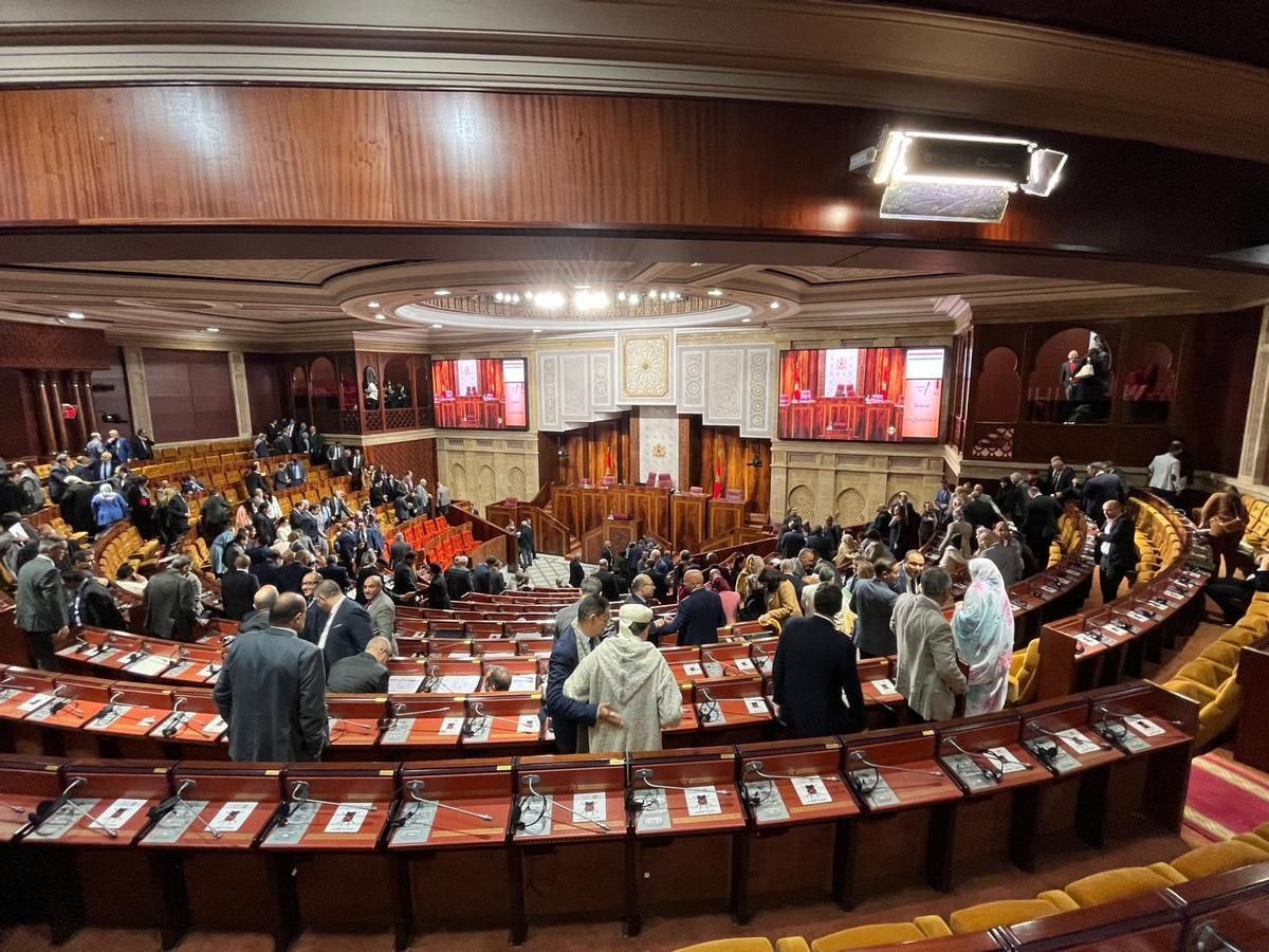 Imagen del Parlamento marroquí tras la sesión para debatir una respuesta a la reciente condena en la Eurocámara de las violaciones de la libertad de prensa en Marruecos. Imagen del Parlamento marroquí tras la sesión para debatir una respuesta a la reciente condena en la Eurocámara de las violaciones de la libertad de prensa en Marruecos.