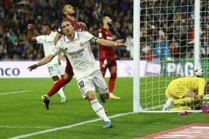 Modric celebra el primer gol del Madrid ante el Sevilla.