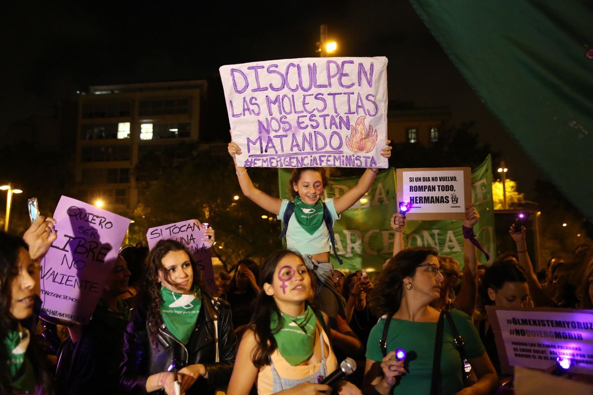 Noche violeta en Barcelona. Noche violeta en Barcelona.