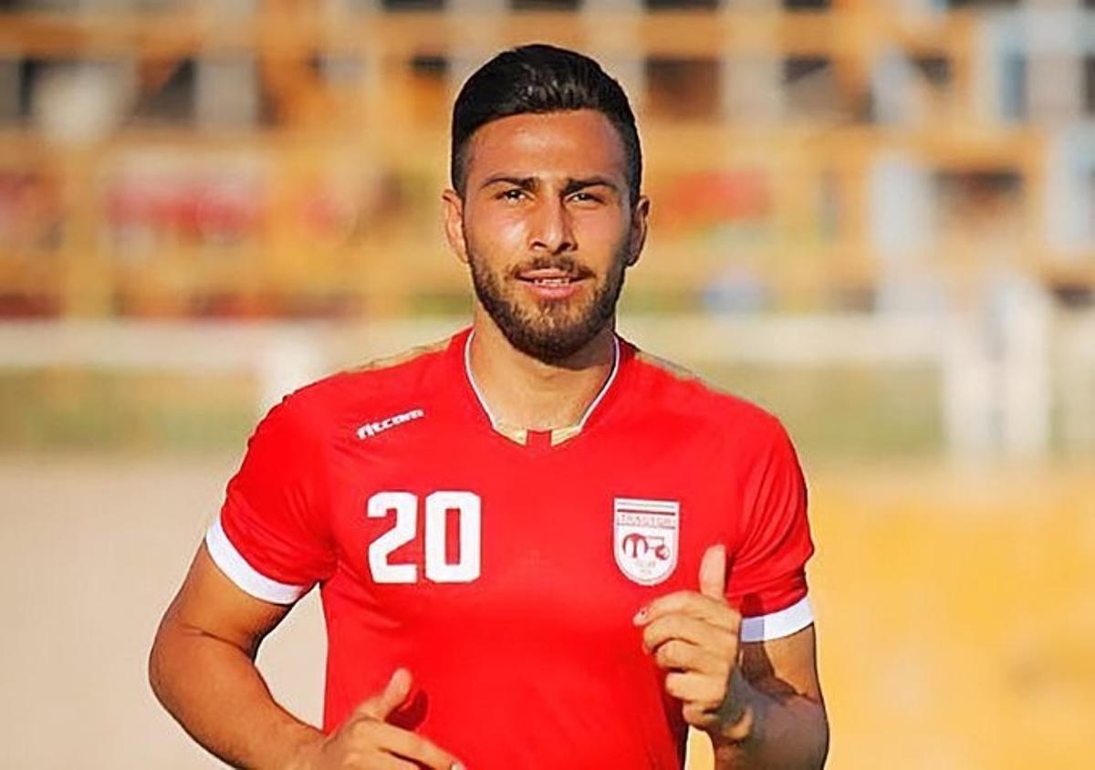 El futbolista iraní Amir Nasr-Azadani, en su etapa como jugador del Tractor SC iraní.