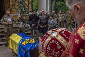 Kiev, 14 de junio de 2022.- Funeral de un soldado ucraniano en Kiev