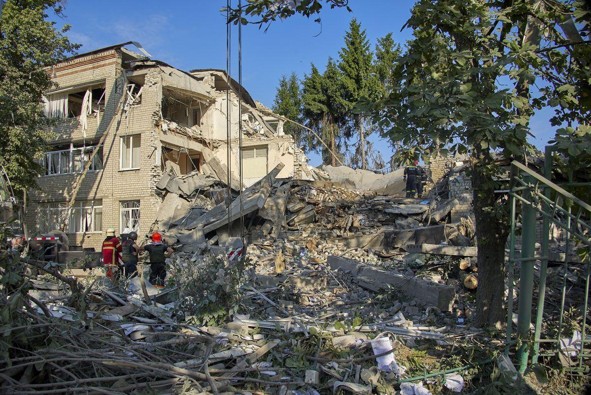 Seis meses de guerra en Ucrania: la vida entre escombros