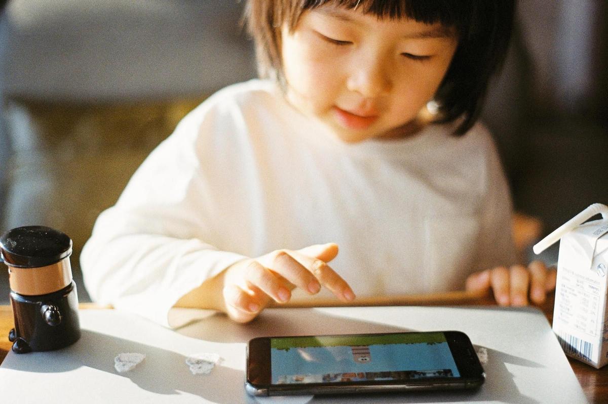 Control parental: Cómo evitar que tus hijos se descarguen aplicaciones en el móvil