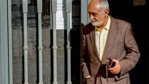 El exdirector de la Faffe, Fernando Villén, saliendo de los juzgados.