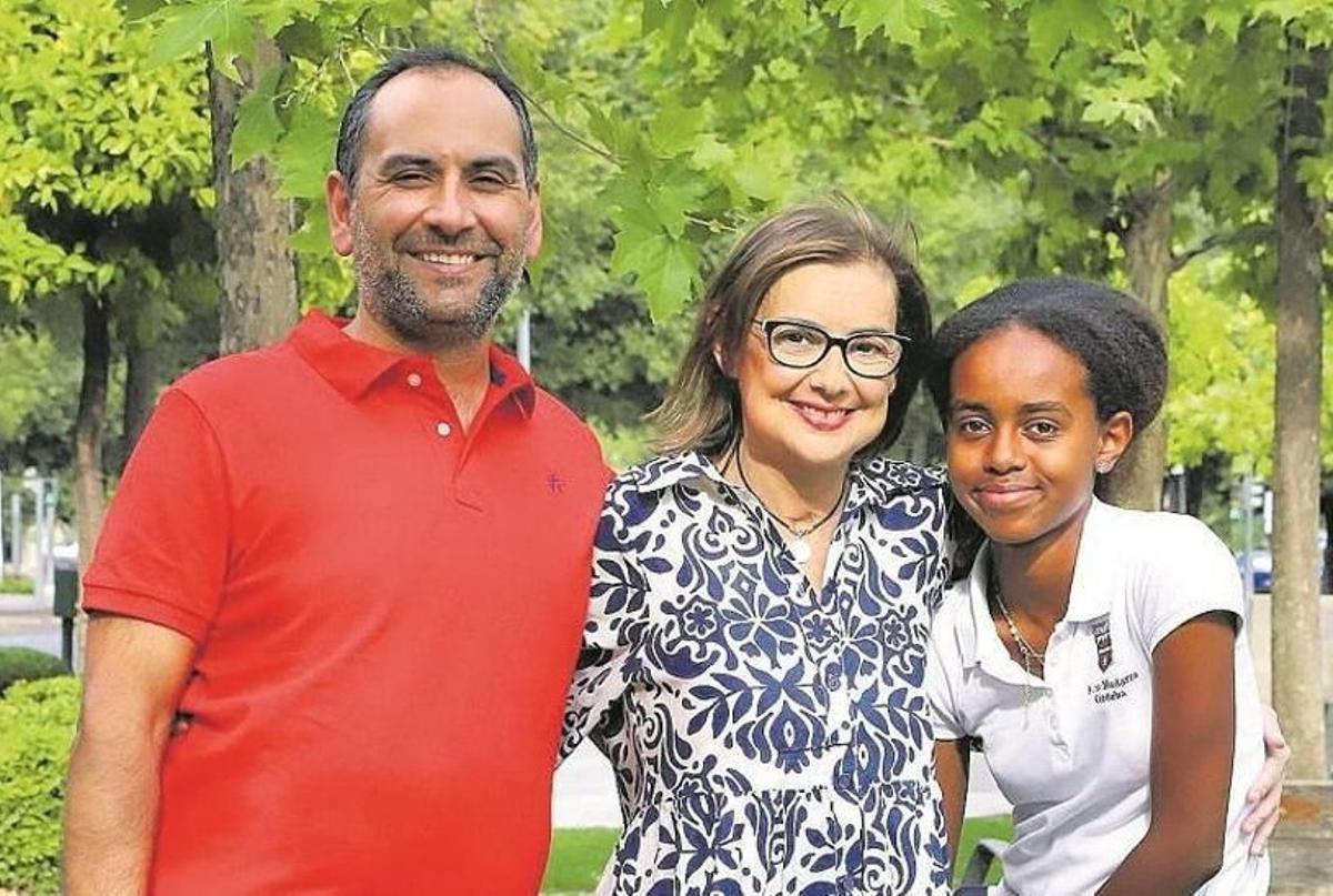 Su familia, un gran apoyo: María Carmen Villarrubia, con Antonio, su marido, y su hija María. Su familia, un gran apoyo: María Carmen Villarrubia, con Antonio, su marido, y su hija María.