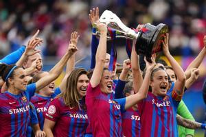 El Barça gana la Liga Iberdrola tras golear en el clásico